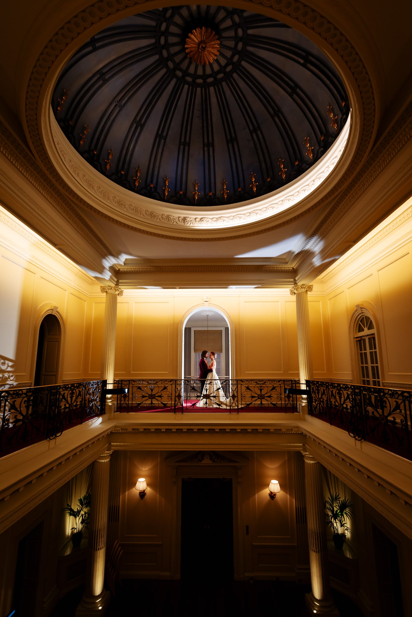 A couple portrait at Hedsor House